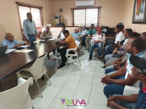 Fundaci&oacute;n REDDOM se re&uacute;ne con productores de uvas y vinos de la provincia Bahoruco y el INUVA.